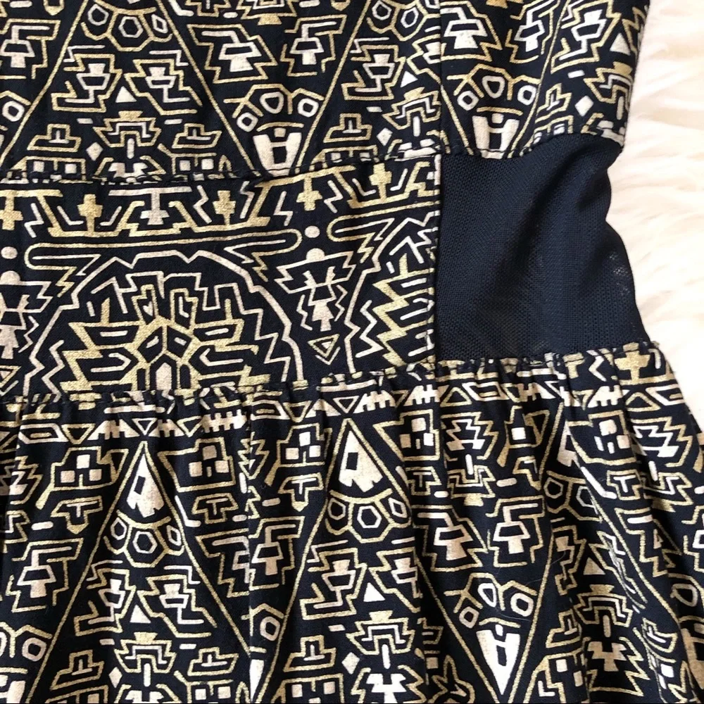 Forever 21 Black & Gold Sheer Accented Dre… - Picture 4 of 8